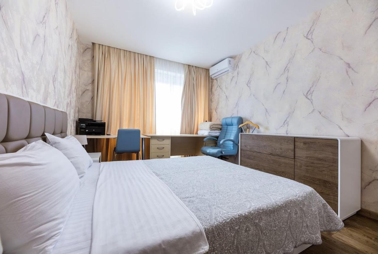 Квартира У Будинку З Власним Бомбосховищем Біля Жд Вокзалу 50 М2 Apartment Киев Екстериор снимка